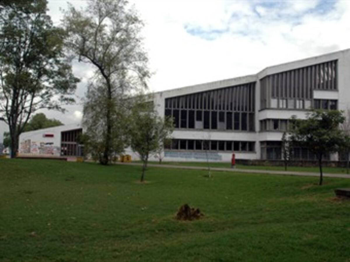 Trabajadores y directivas de la U.Nacional vuelven a negociaciones para levantar el paro