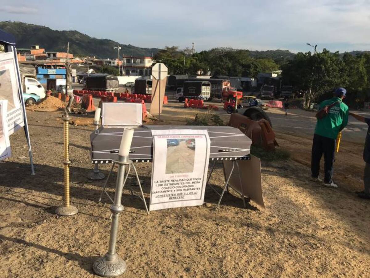 Video: Mal estado vial genera protesta en el norte