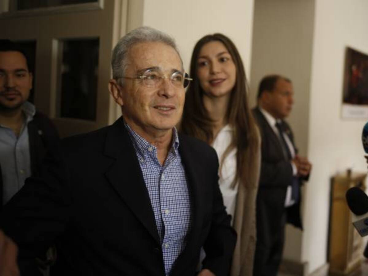 DNI negó que el expresidente Uribe esté vinculado con el caso hacker