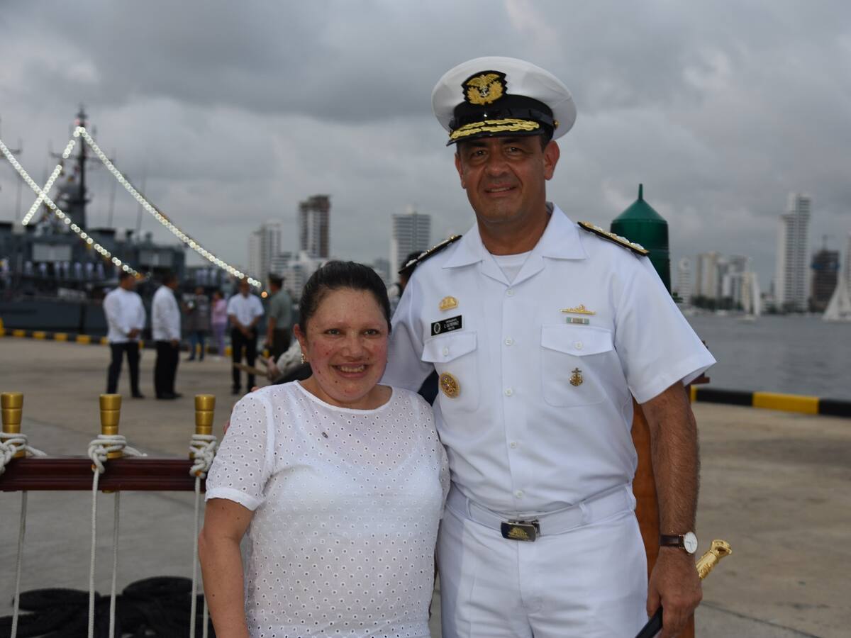 Deportista cumplió sueño de conocer buque ARC “Gloria” en Cartagena