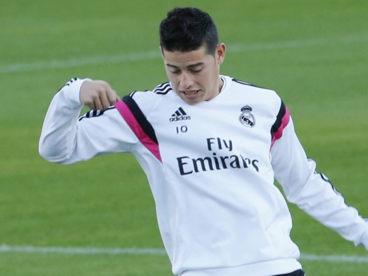 James avanza en su recuperación: corrió y tocó balón sobre el césped