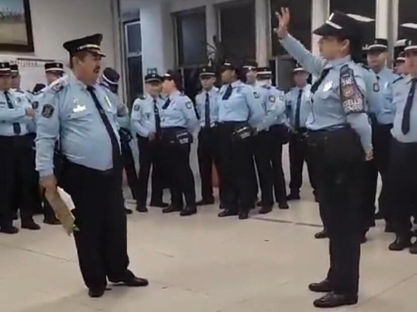 La agente de tránsito denunció presunto acoso sexual y laboral delante de sus compañeros de trabajo. Foto: Denuncias Antioquia.