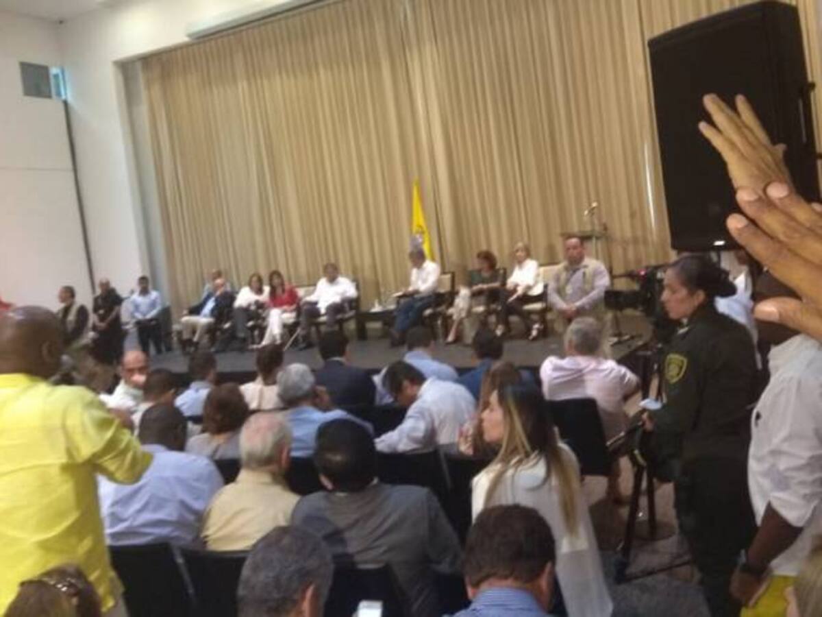 Investigación a fondo pide presidente Duque por bus accidentado con cocaína