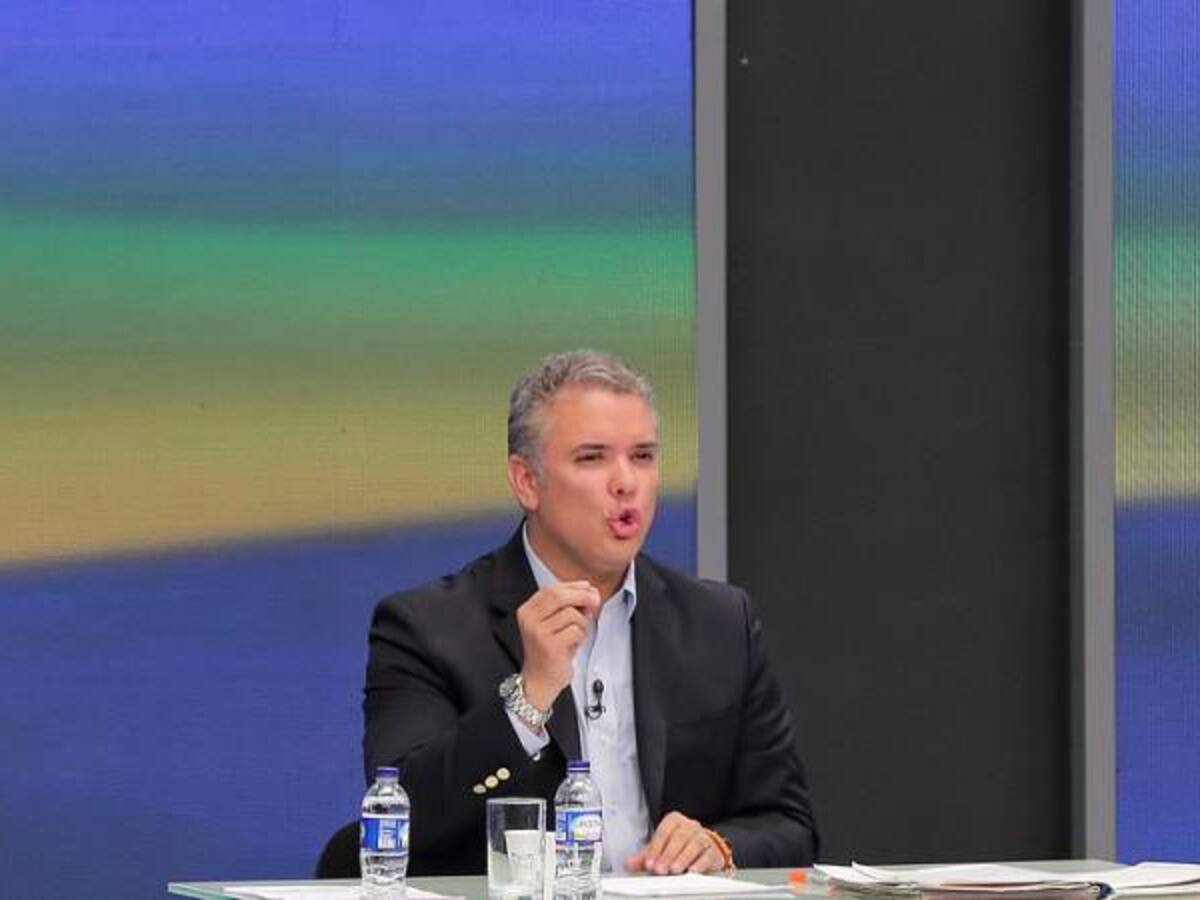 Procuraduría pide mantener la investidura de Iván Duque