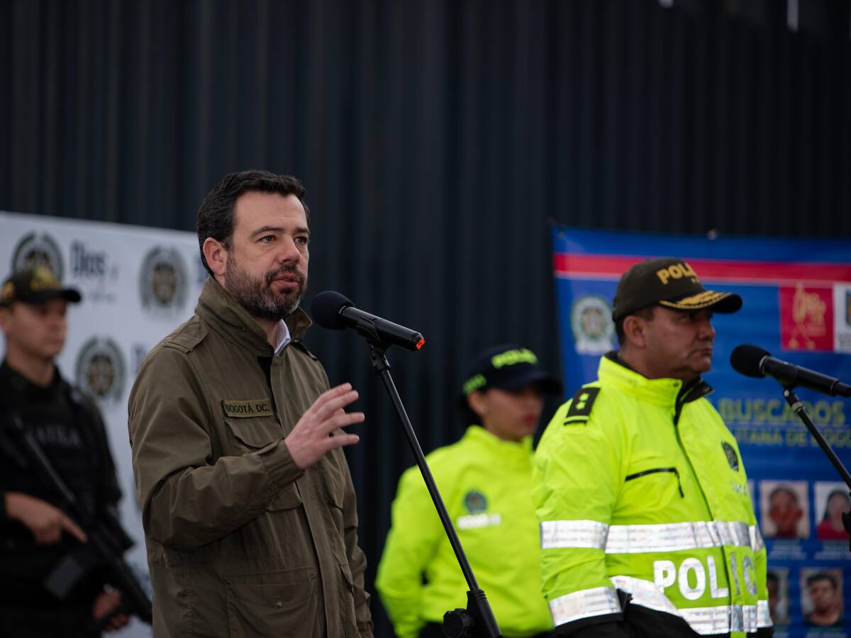 La fuerza pública tuvo que defenderse de los vándalos: alcalde Galán