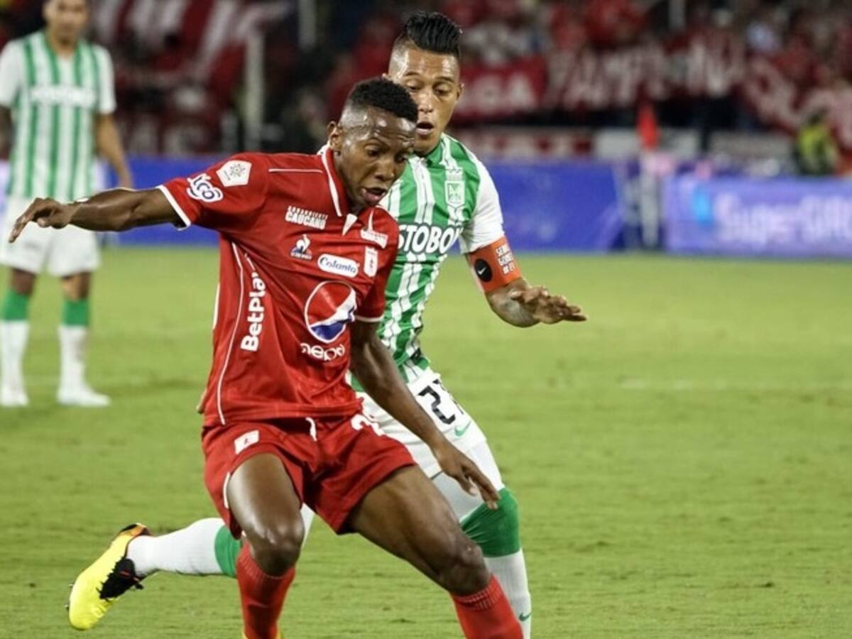 Nacional y América se enfrentan en un clásico con presión extra