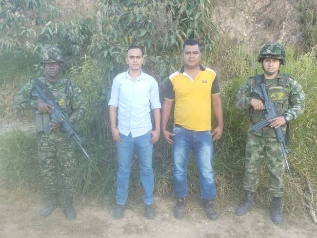 Ejército rescató dos hombres secuestrados por disidencias Farc en la via Cúcuta - Ocaña