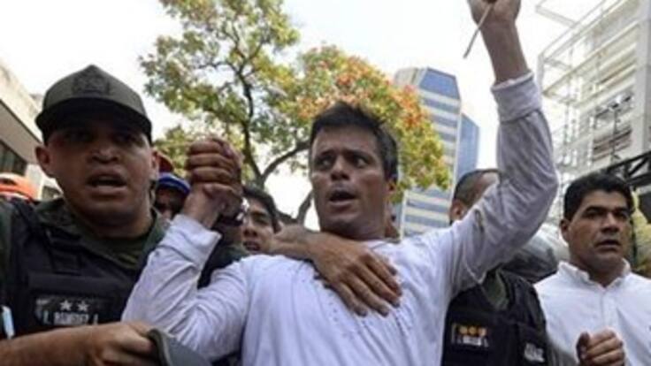 Mi hijo está aislado: padre de Leopoldo López