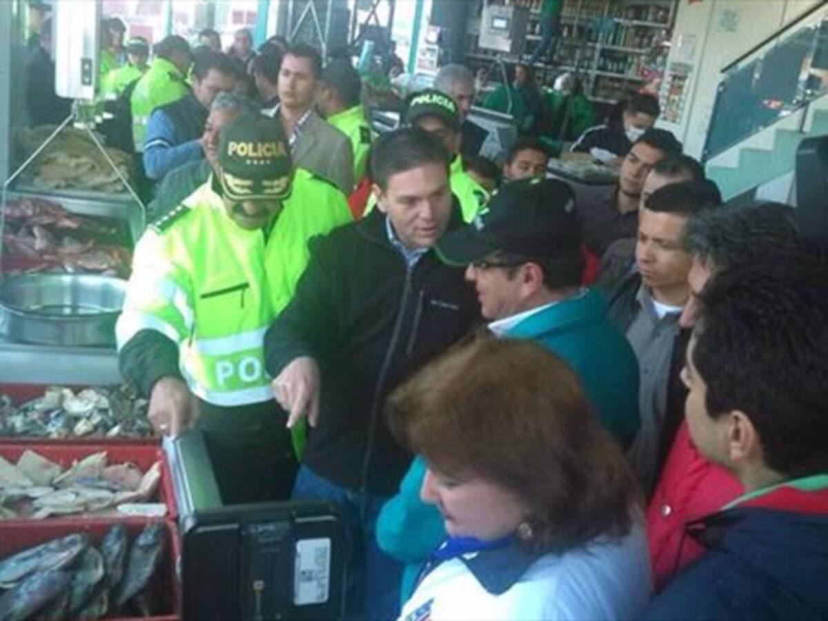 Ministro de Defensa habló con comerciantes de Corabastos sobre seguridad