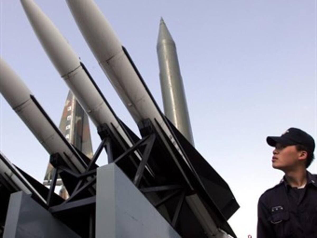 Corea del Norte amenaza atacar a Japón si su cohete es interceptado