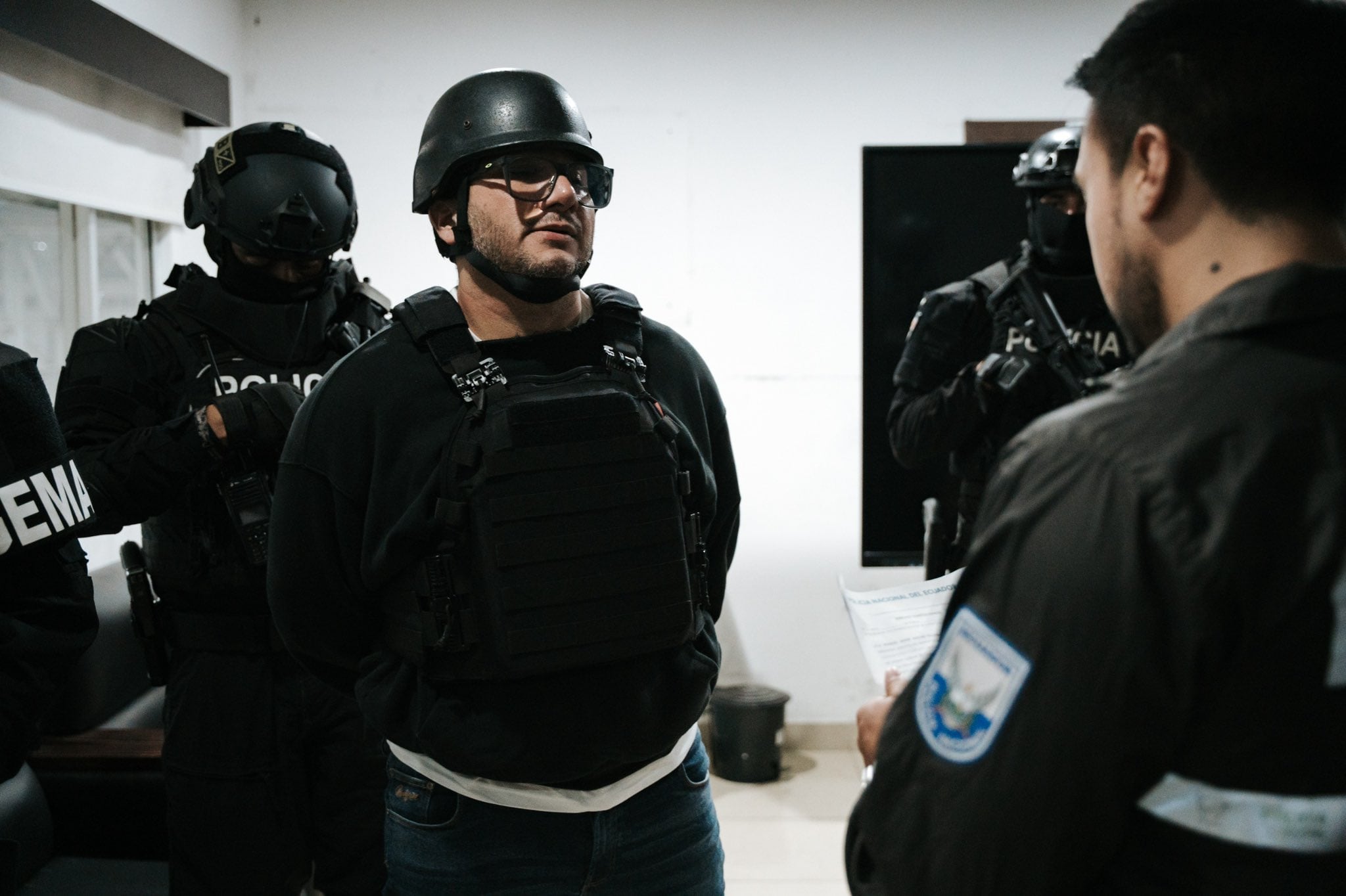 'Javi' llega a Ecuador tras ser capturado en Bogotá. Foto: X de John Reimberg.