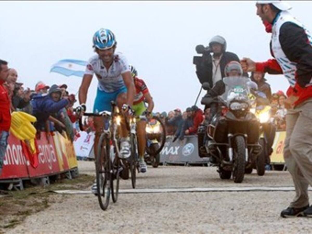 El italiano Vicenzo Nibali cerca del título en la Vuelta a España