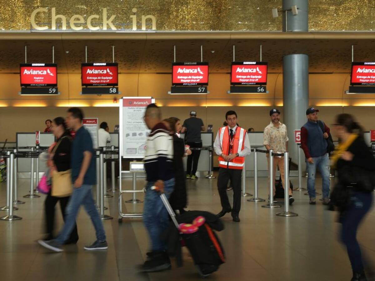 Mal clima en Bogotá causa estragos en la operación aérea del país