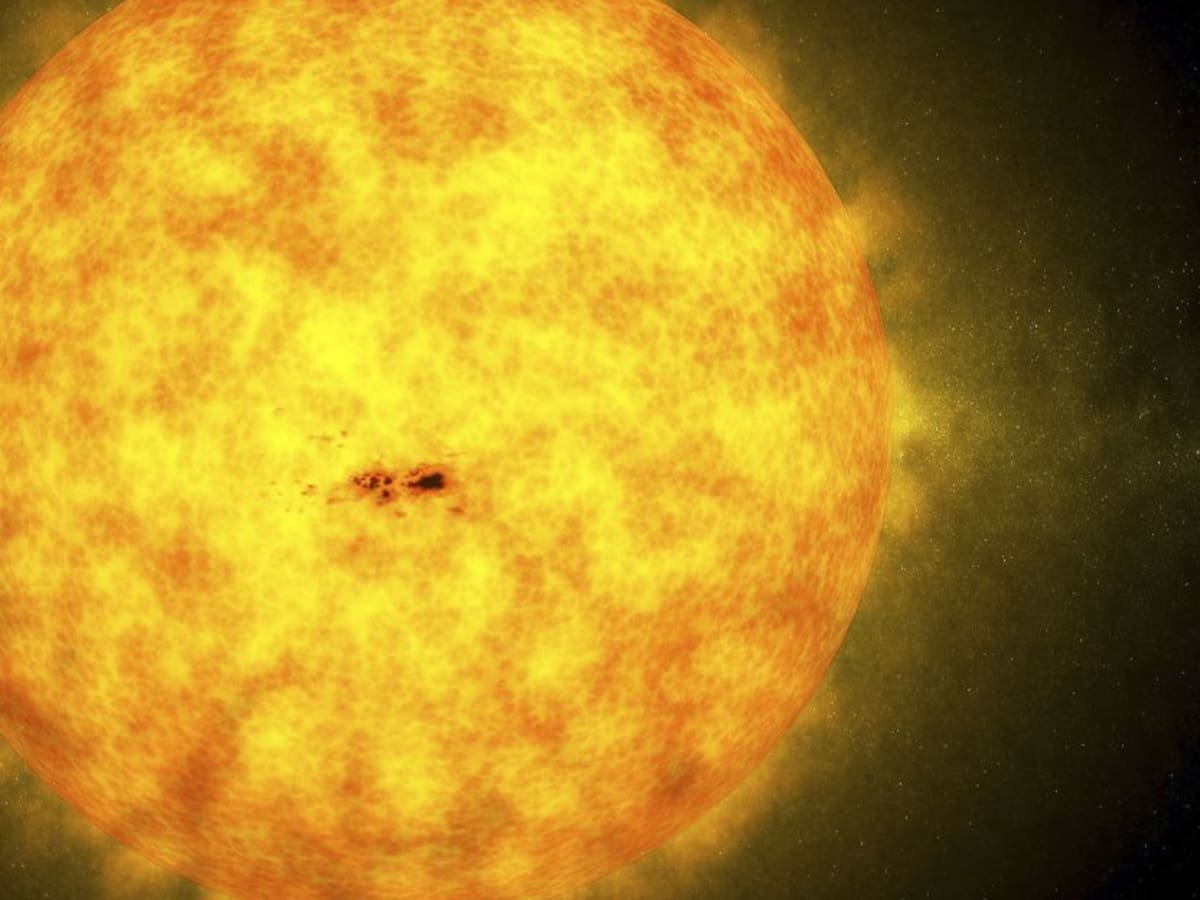 Mancha solar es más grande que la Tierra y preocupa a los científicos