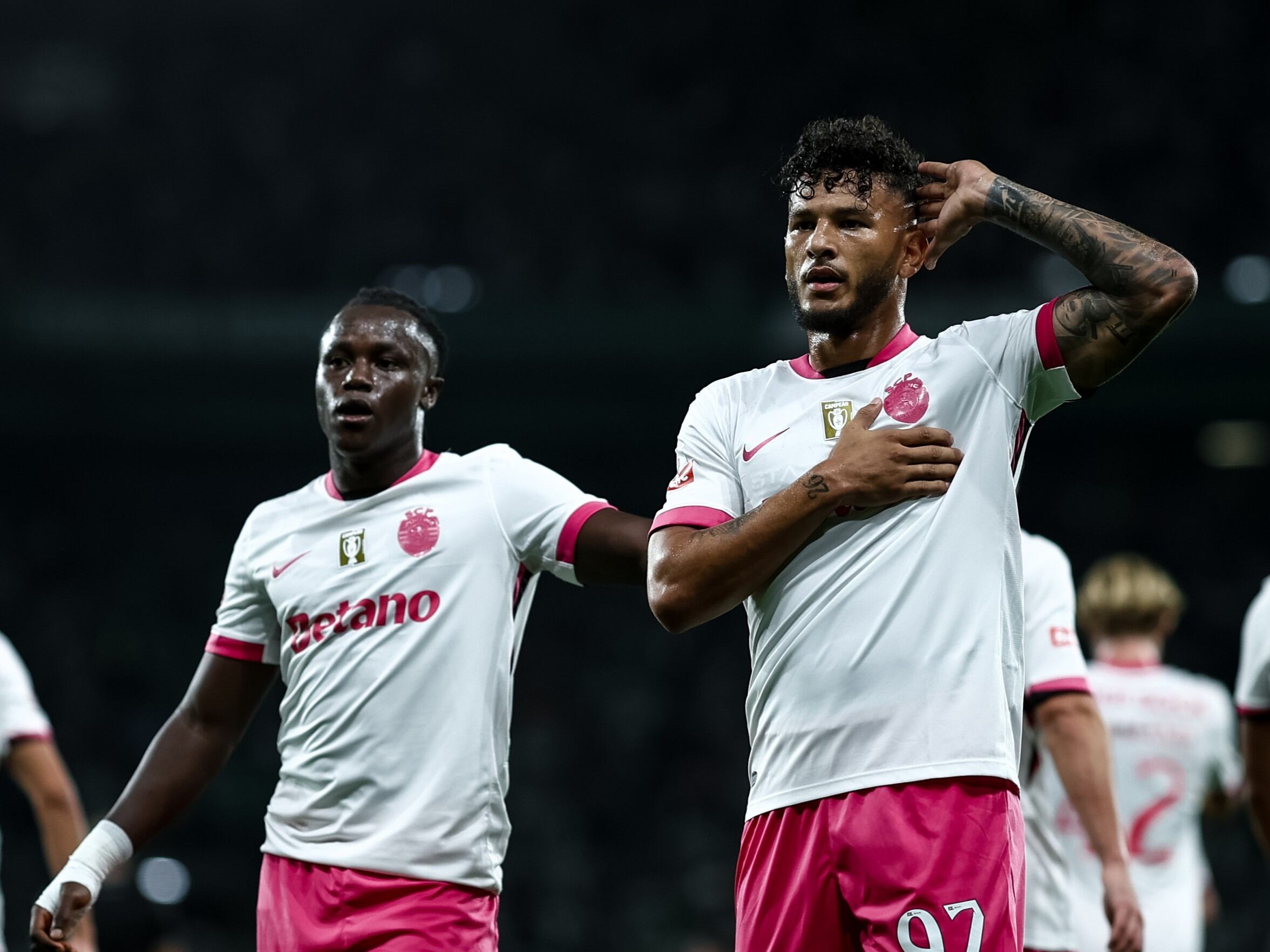 Luis Javier Suárez celebra su gol ante el Braga / Twitter: @SportingCP