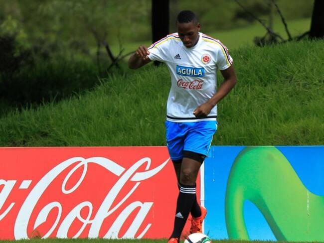 Yerry Mina estará entre 6 y 8 semanas fuera de las canchas