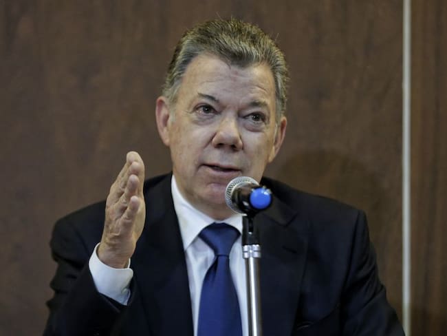 Voceros de Gobierno estarían ofreciendo ayuda a reelección de Trump: Santos