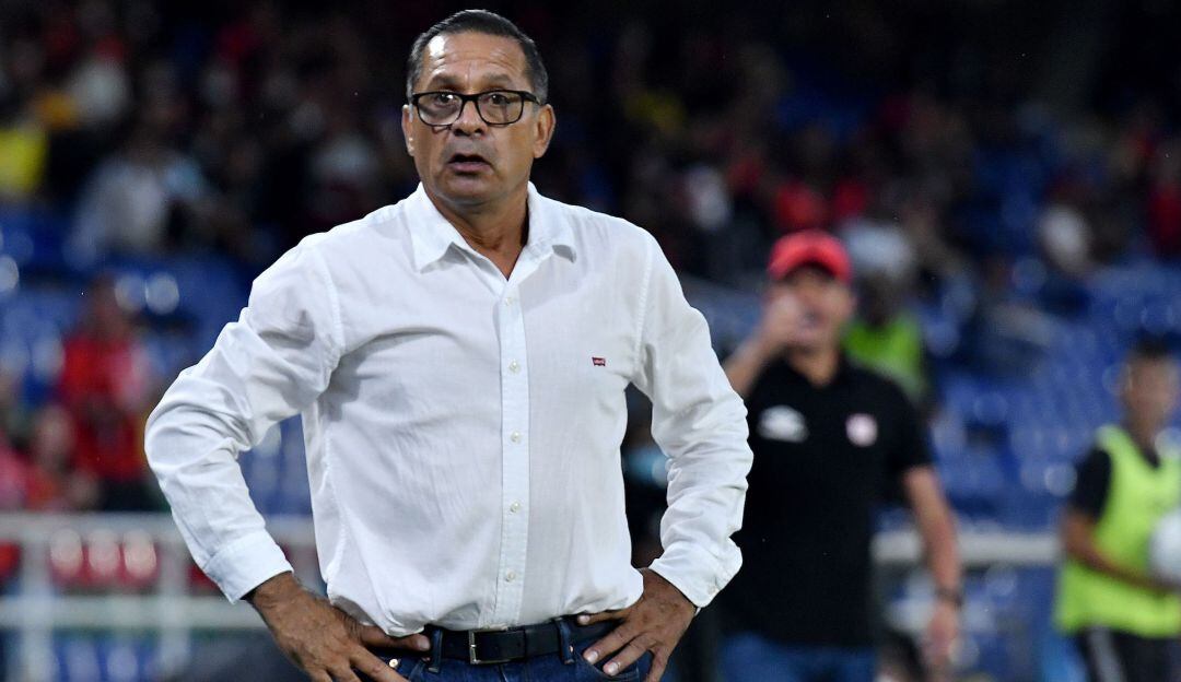 Pompilio Páez, técnico encargado del América de Cali ante Millonarios.