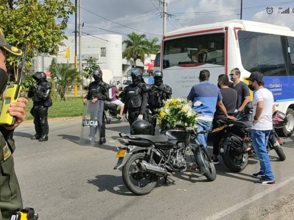 VIDEO: Armas, pólvora y nada de tapabocas en sepelio de 'Gonzalito'