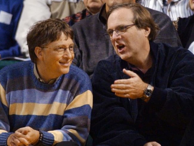 Foto de archivo de 2003 de Bill Gates y Paul Allen en un partido en Seattle.
