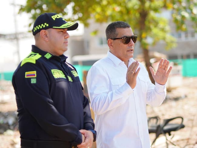 Alcalde Dumek Turbay y general Gelver Peña resaltan estrategia integral de prevención, diálogo y control, tras noche de Halloween con tranquilidad y sin“caravanas de terror”