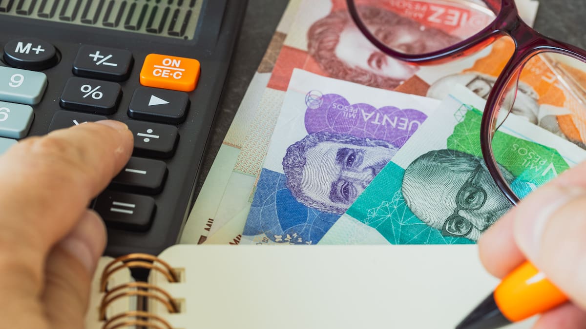 ¿Cómo afecta el incremento de las tasas de interés a los hogares en Colombia? Explicación de experto