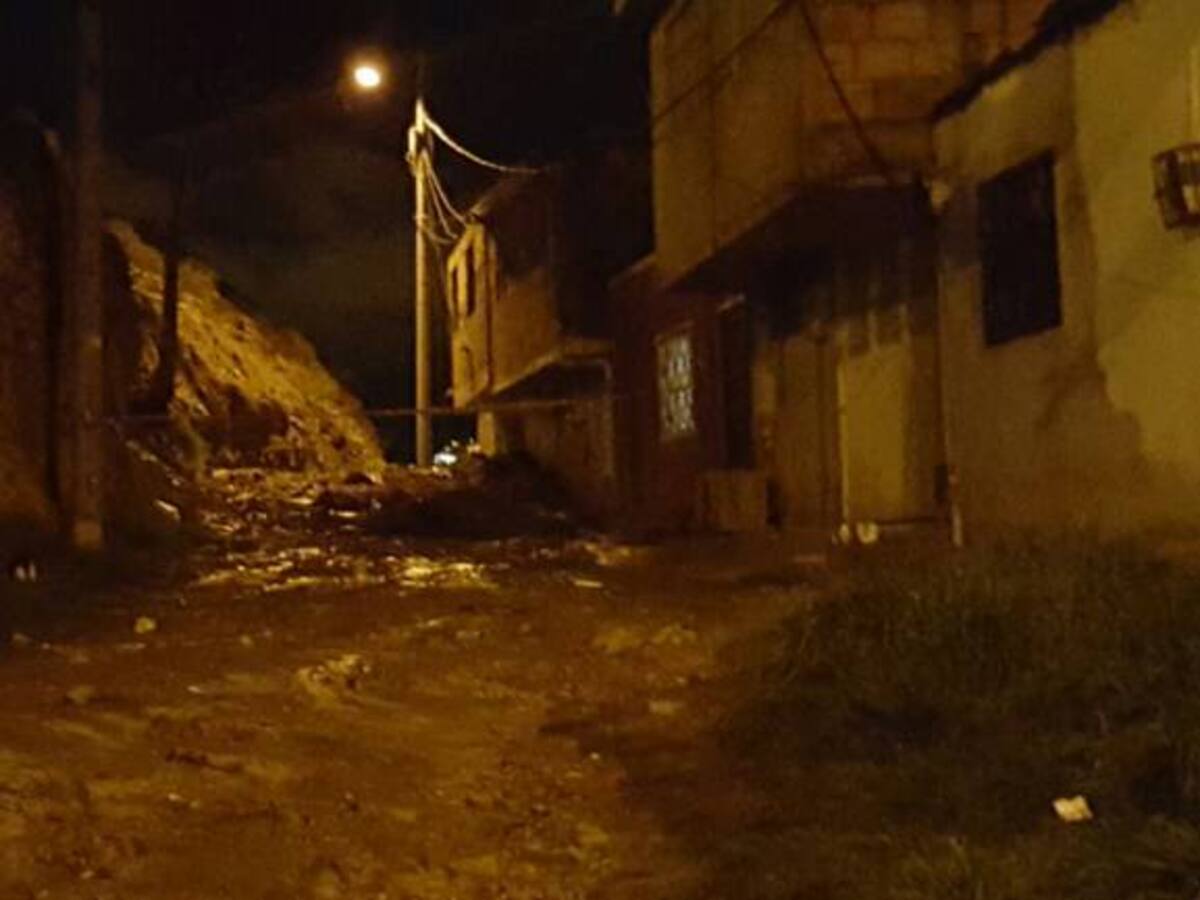 Cuatro viviendas afectadas por deslizamiento en Ciudad Bolívar