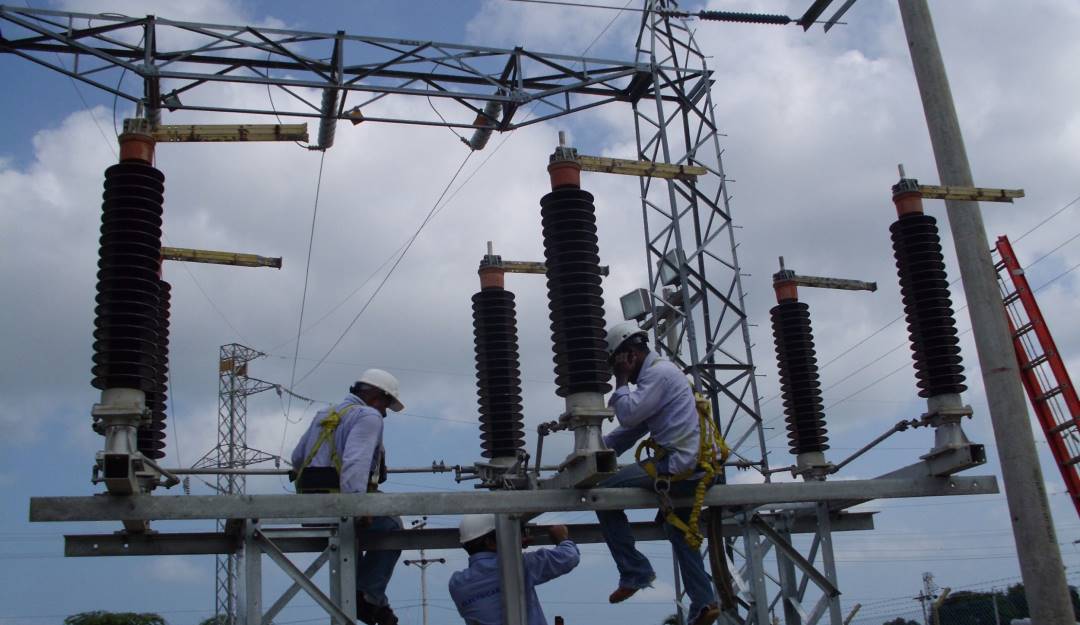 Tarifas de energía registran sobrecostos en el país COLPRENSA 