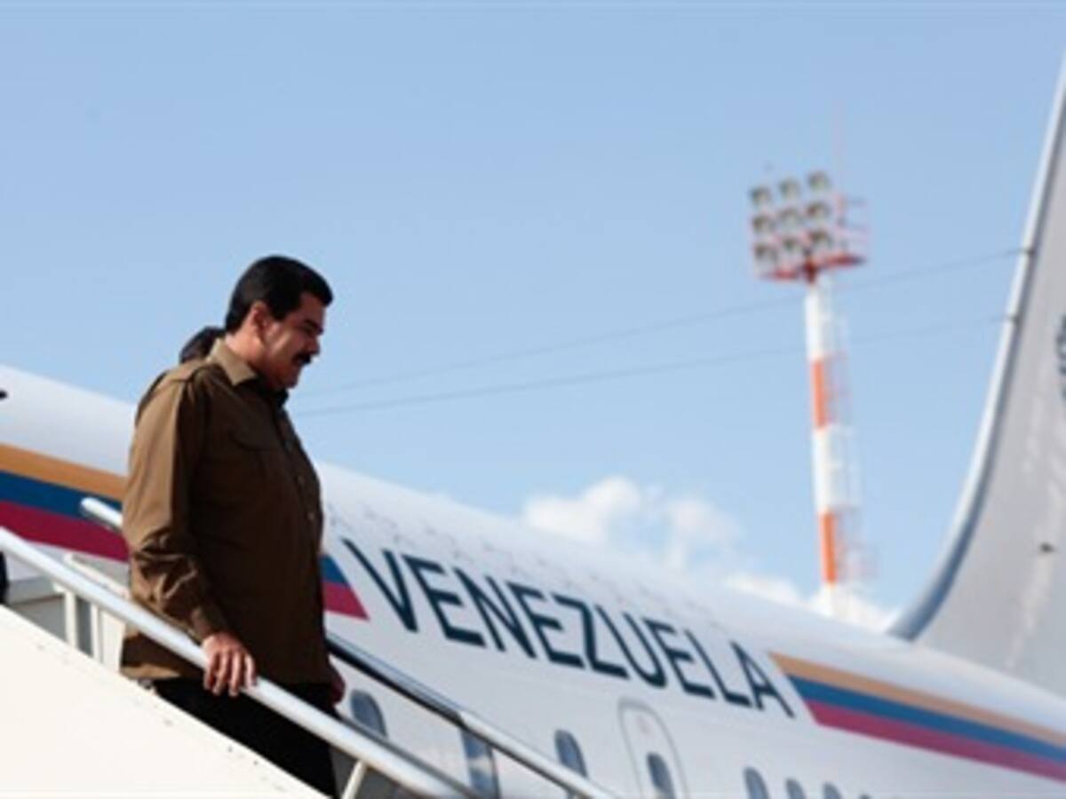 EE.UU. dice que permitió sobrevuelo de avión de Maduro