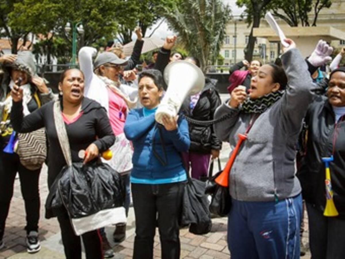 Madres comunitarias se toman sede regional del ICBF en Antioquia