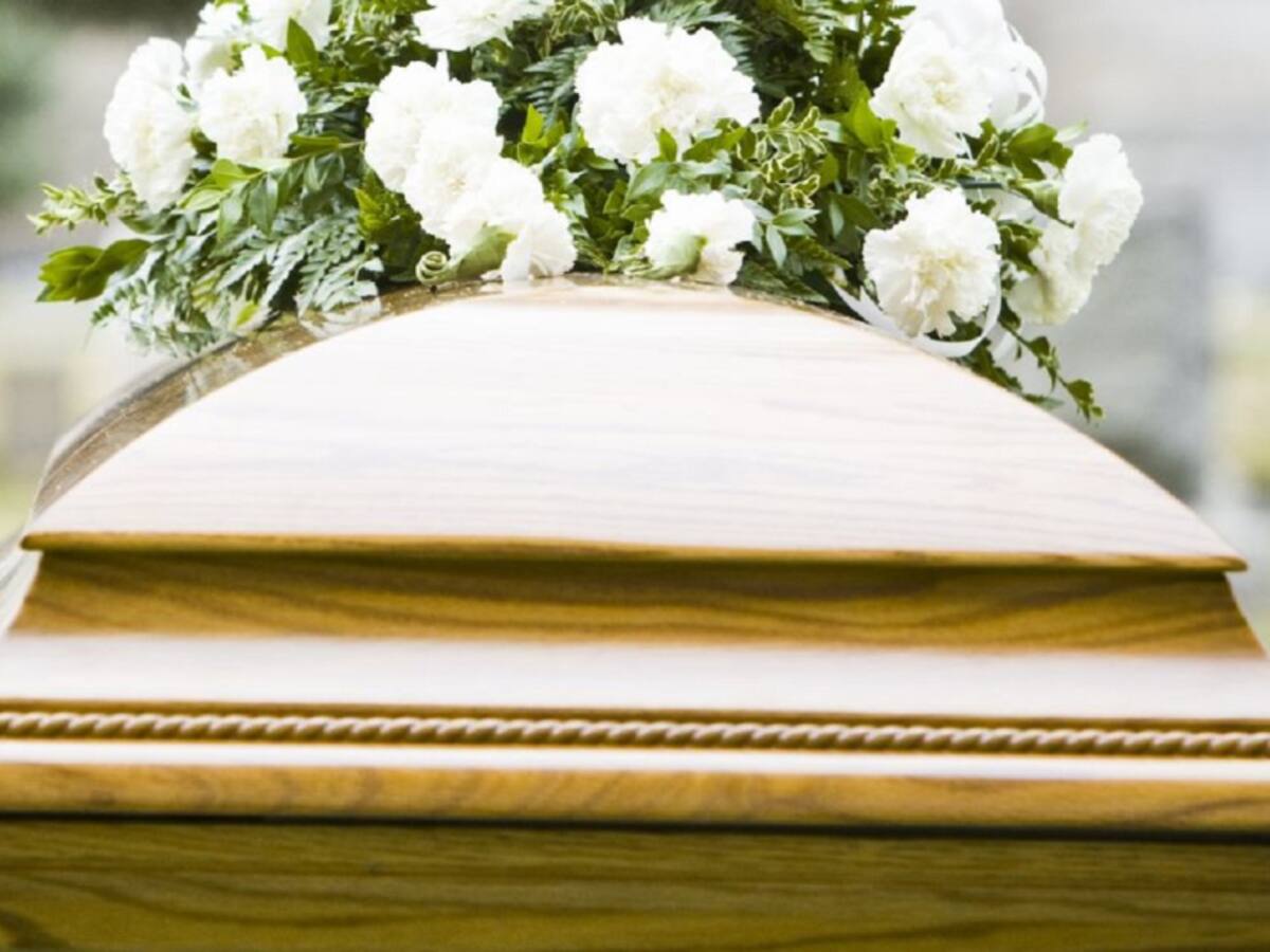 Familiares rinden sentido homenaje a intendente fallecido en atentado