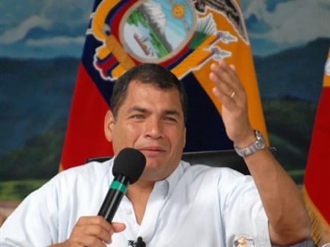 Correa acusa a Uribe de ser el único responsable por guerrilla y narcotráfico