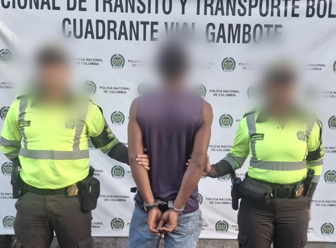 Policía de carreteras de Bolívar detuvo a hombre con detención domiciliaria