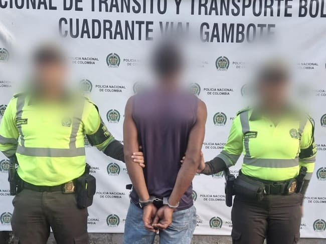 Policía de carreteras de Bolívar detuvo a hombre con detención domiciliaria