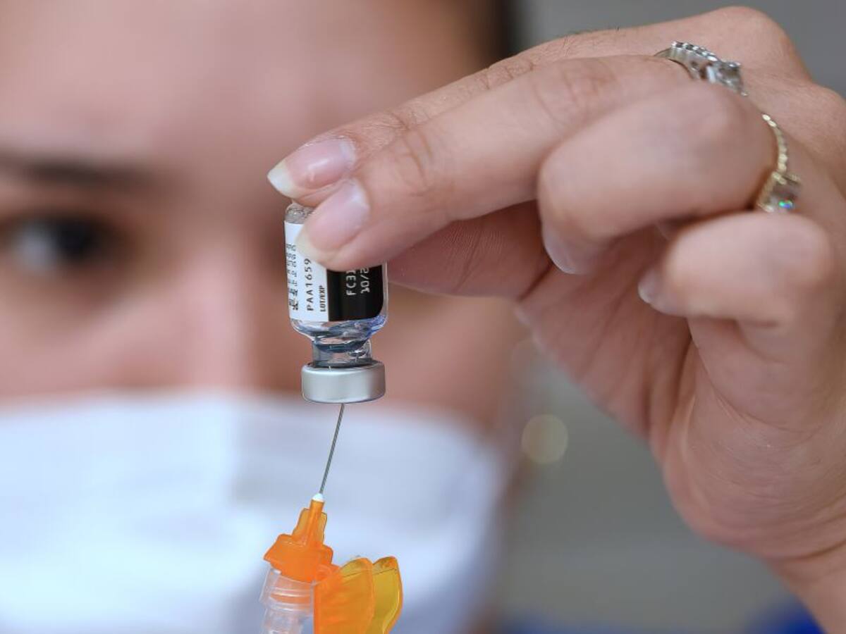 Caen en 13% los contagios de COVID-19 en el mundo