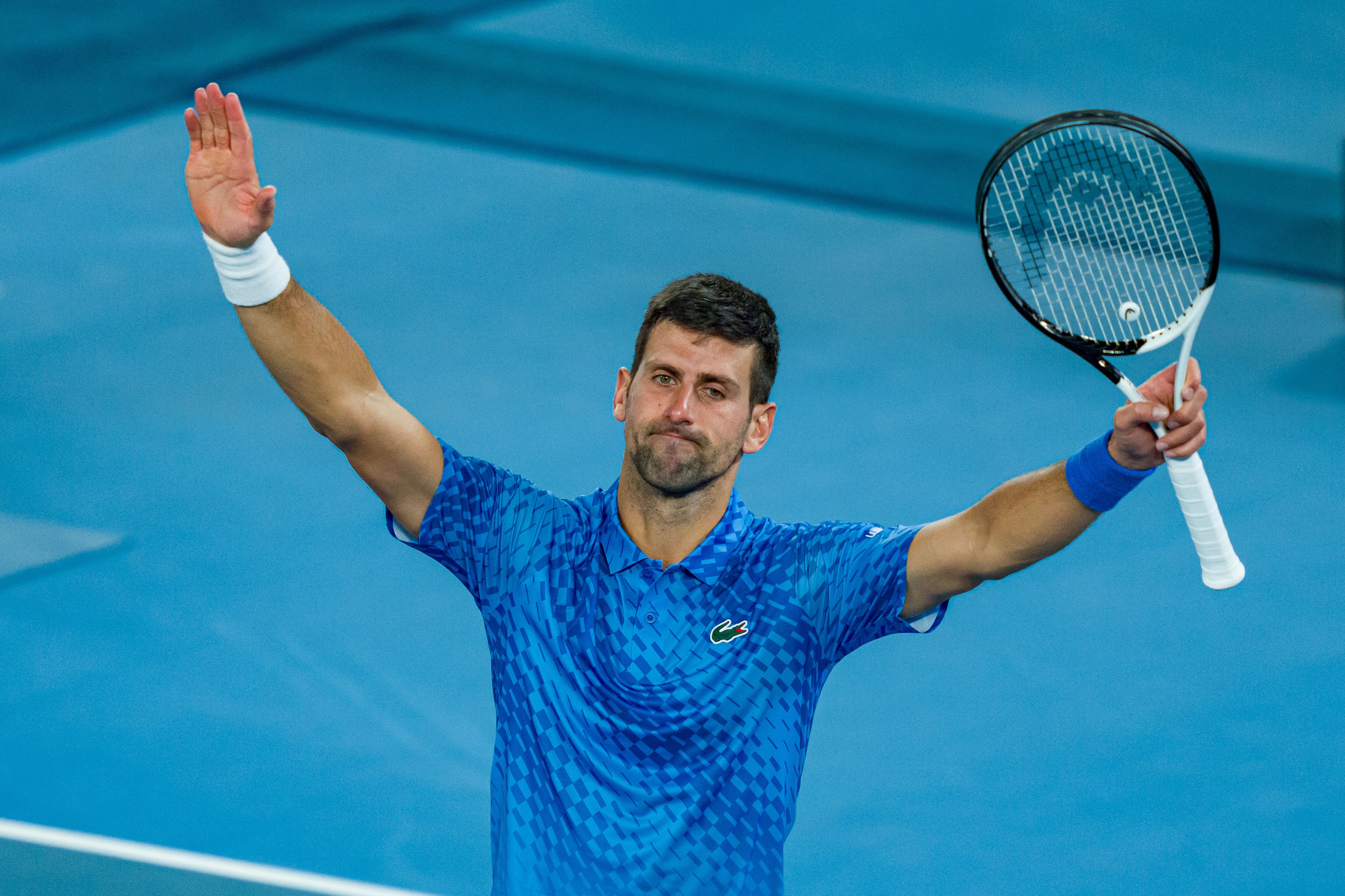 Novak Djokovic celebra su victoria ante el australiano Alex De Miñaur. (Photo by Andy Cheung/Getty Images)