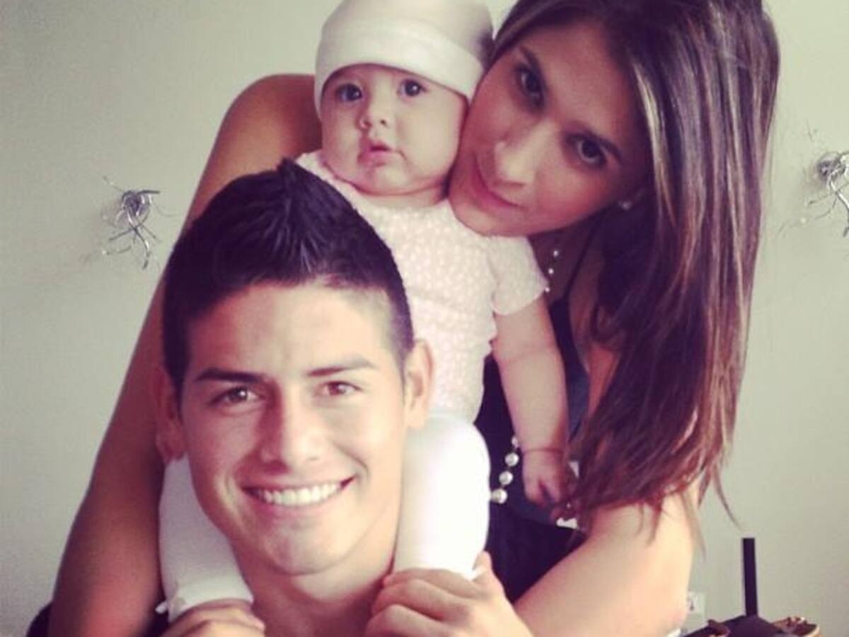 El colombiano James Rodríguez y su hermosa familia