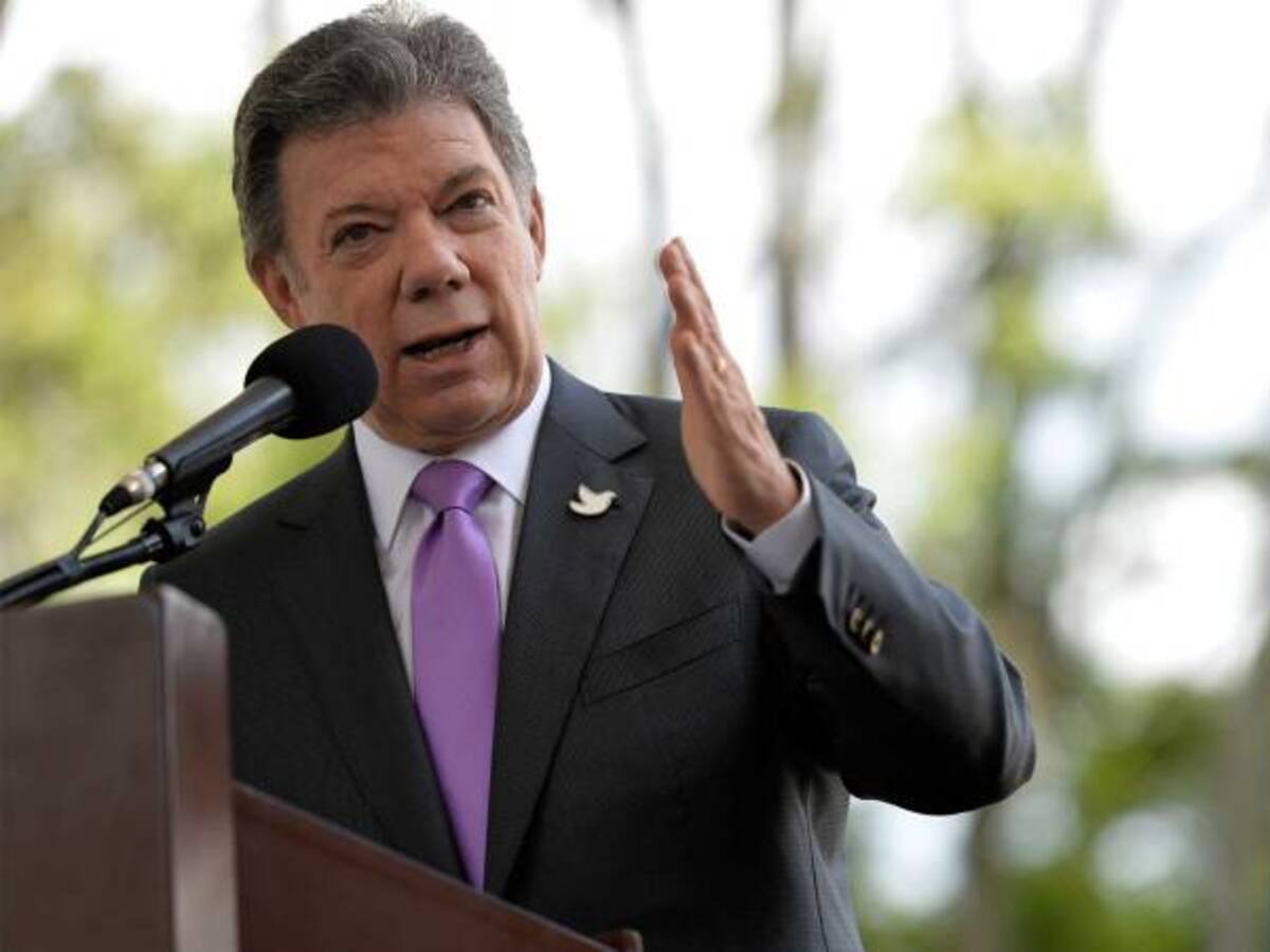 Uso medicinal de marihuana no afecta lucha antidrogas: Santos