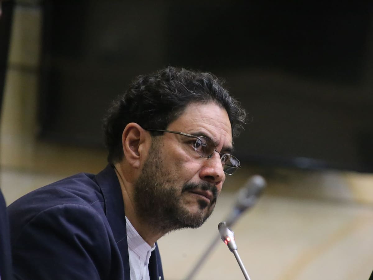 Cepeda dice que es posible que mesa de negociación con ELN comience a reunirse en Colombia