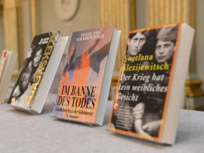 Voces de Chernóbil es el único libro de la nueva Nobel de Literatura, la bielorrusa Svetlana Alexievich que llegó a Colombia.