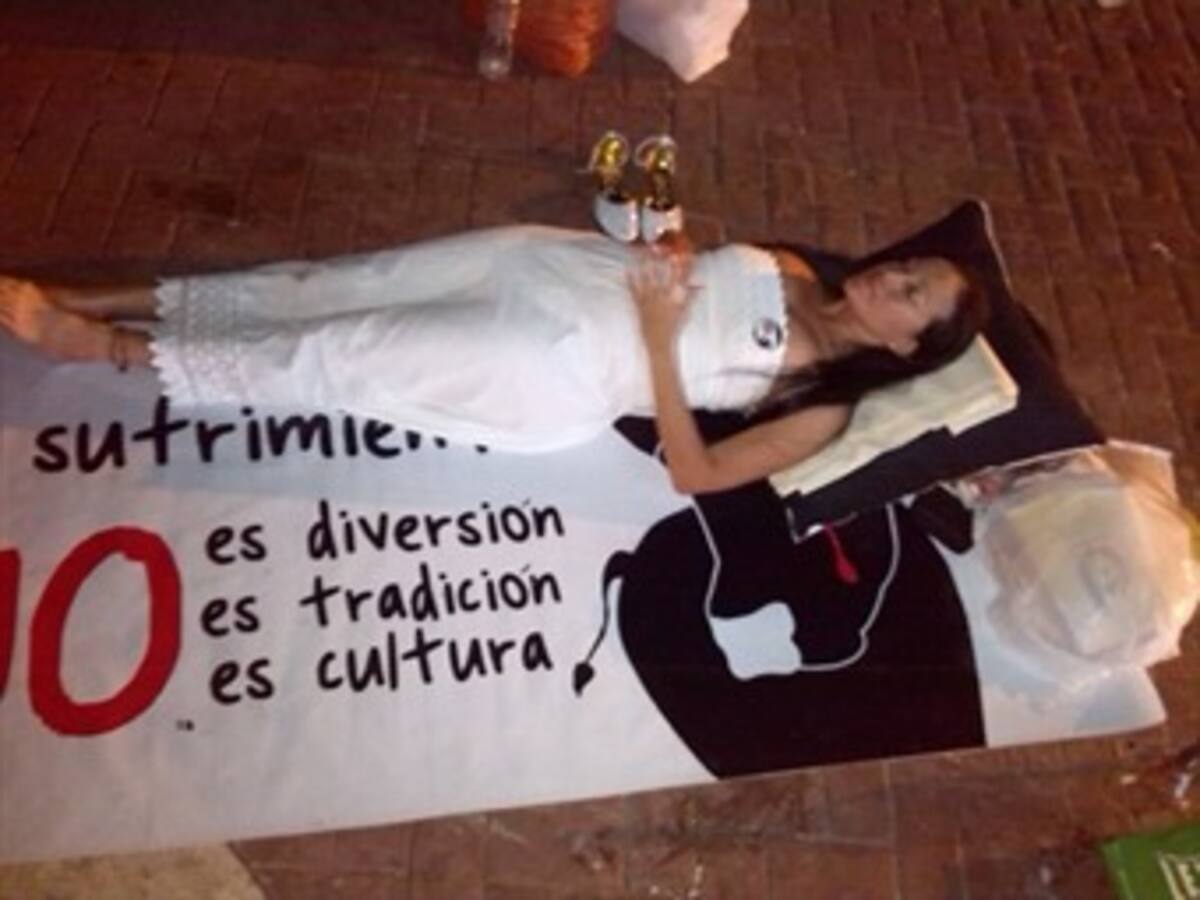Mujer que hace huelga de hambre en Cartagena fue trasladada a una clínica