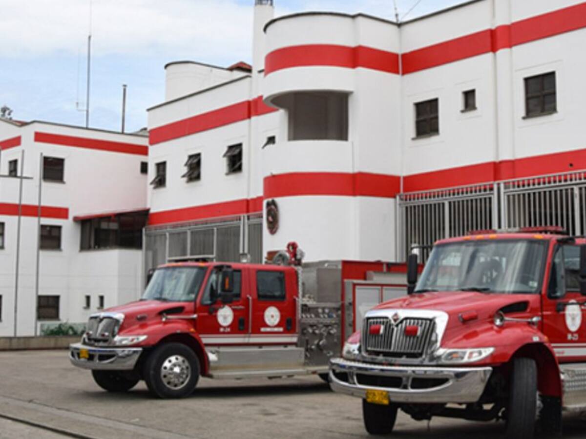 Rescatan a menor que se quedó encerrado en un apartamento