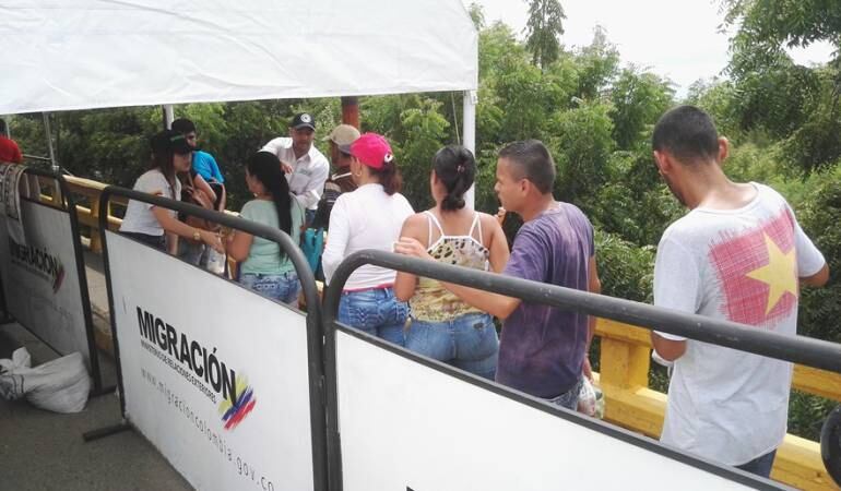 Exigencia de tarjeta migratoria en puentes internacionales con Venezuela