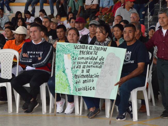 Avanza pavimentación del circuito turístico del sur Huila.