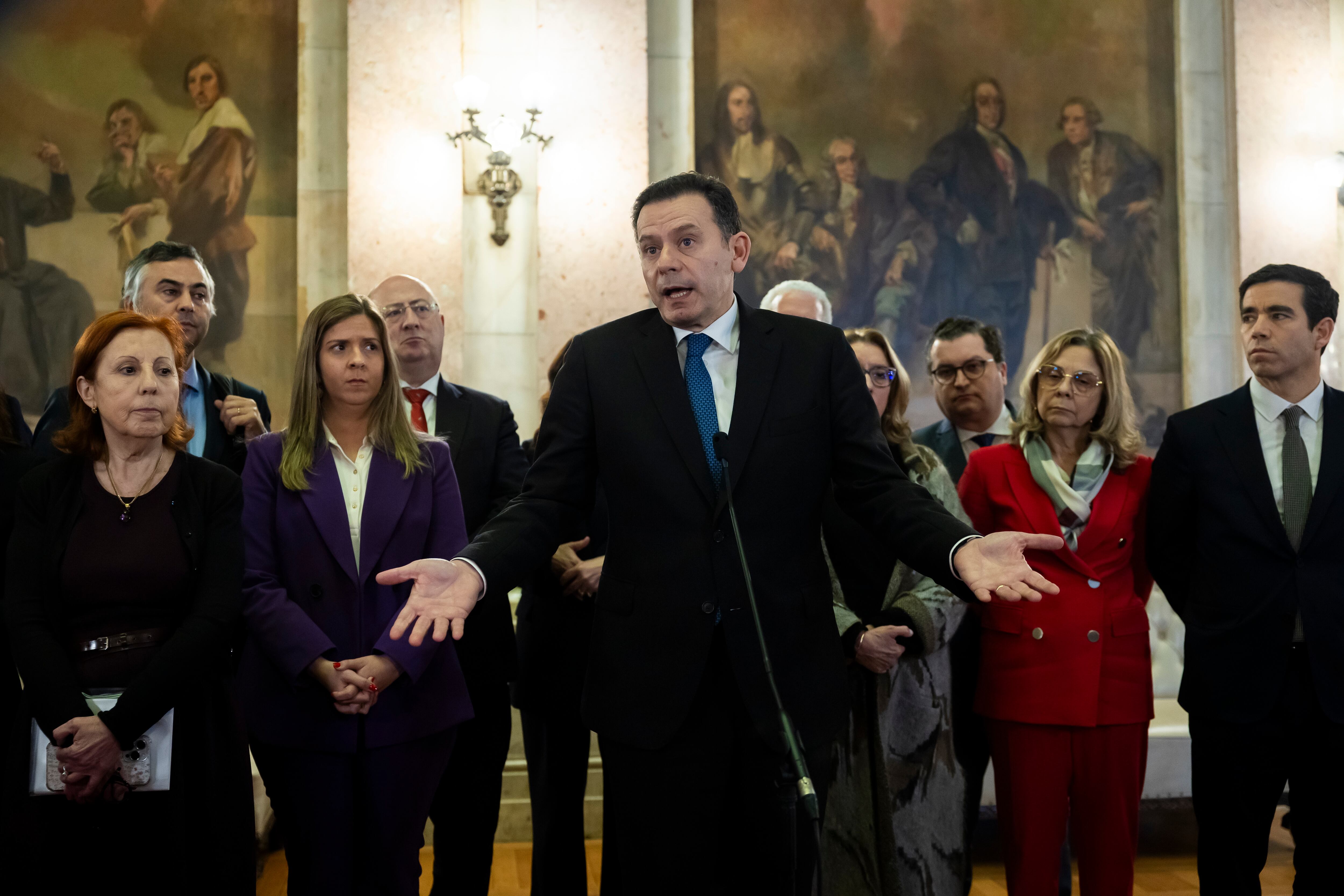 Lisboa (Portugal), 11/03/2025.- Portuguese Prime Minister Luis Montenegro talks to the press after the rejection of the government motion of confidence at the Portuguese Parliament in Lisbon, Portugal, 11 March 2025. The motion of confidence comes in response to growing questions about the prime minister's family's business activities. (Lisboa) EFE/EPA/JOSE SENA GOULAO