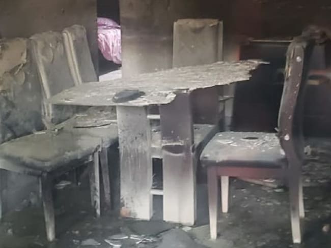 Daños en enseres y electrodomésticos tras incendio de inmueble en Cartagena