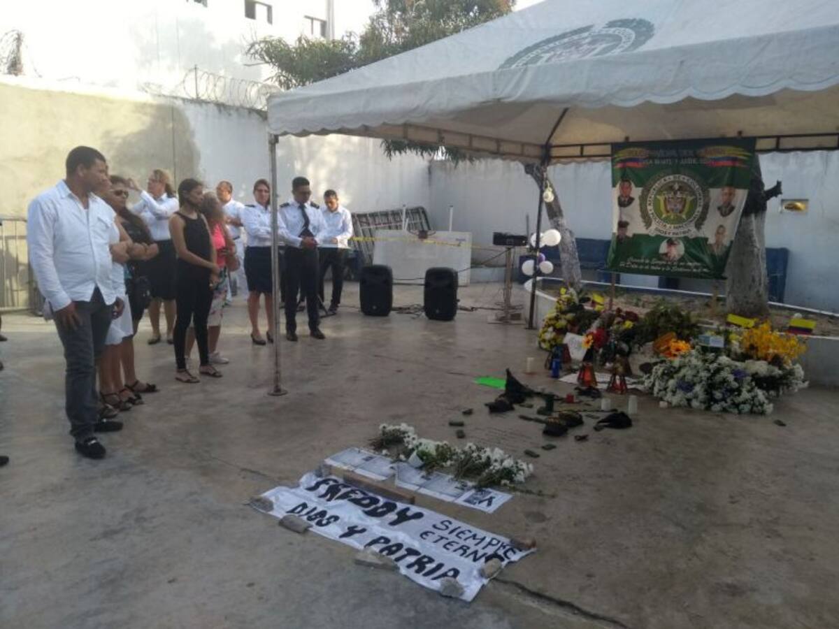 Un mes de estar en Barranquilla, tenía uno de los policías muertos
