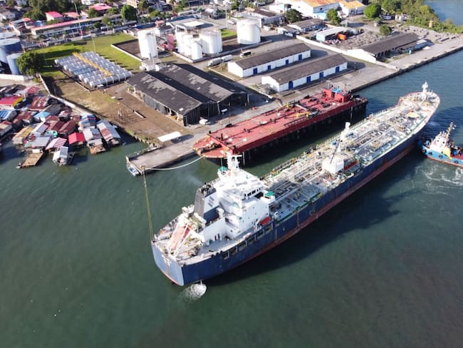 Tumaco recibió el primer buque del 2026 con más de 70 mil barriles de combustible