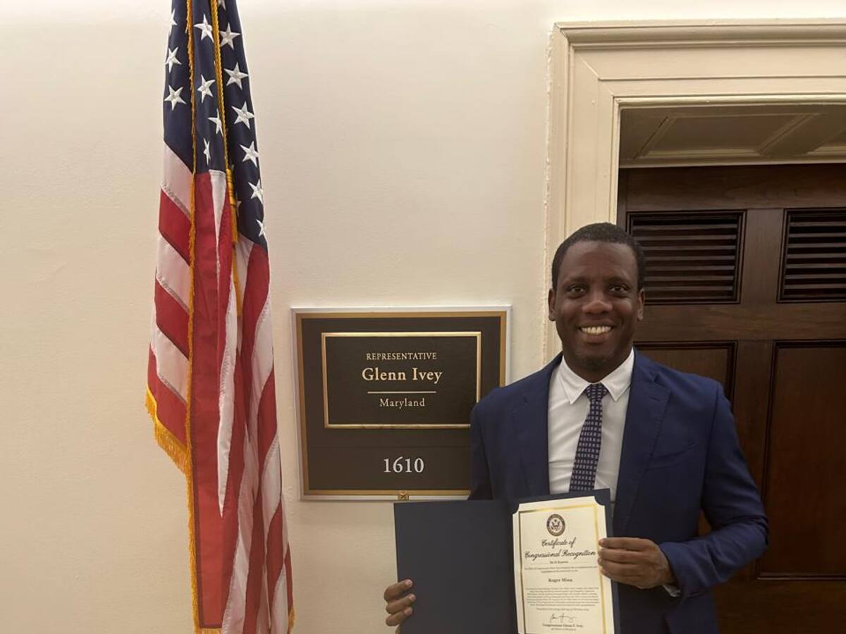 El congreso de los Estados Unidos exaltó al gerente de EMCALI, Roger Mina.