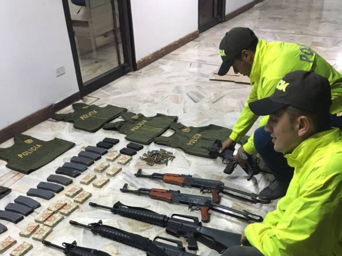 Incautan arsenal destinado a bandas criminales en Cali